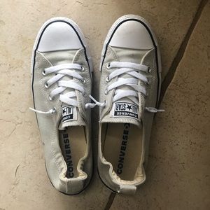 No tie light grey Converse